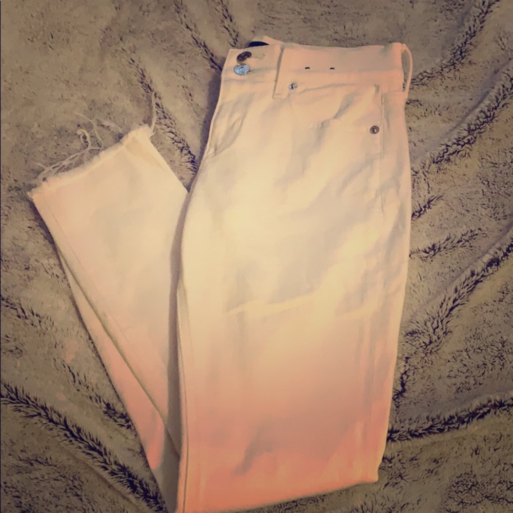White denim cropped  jeans